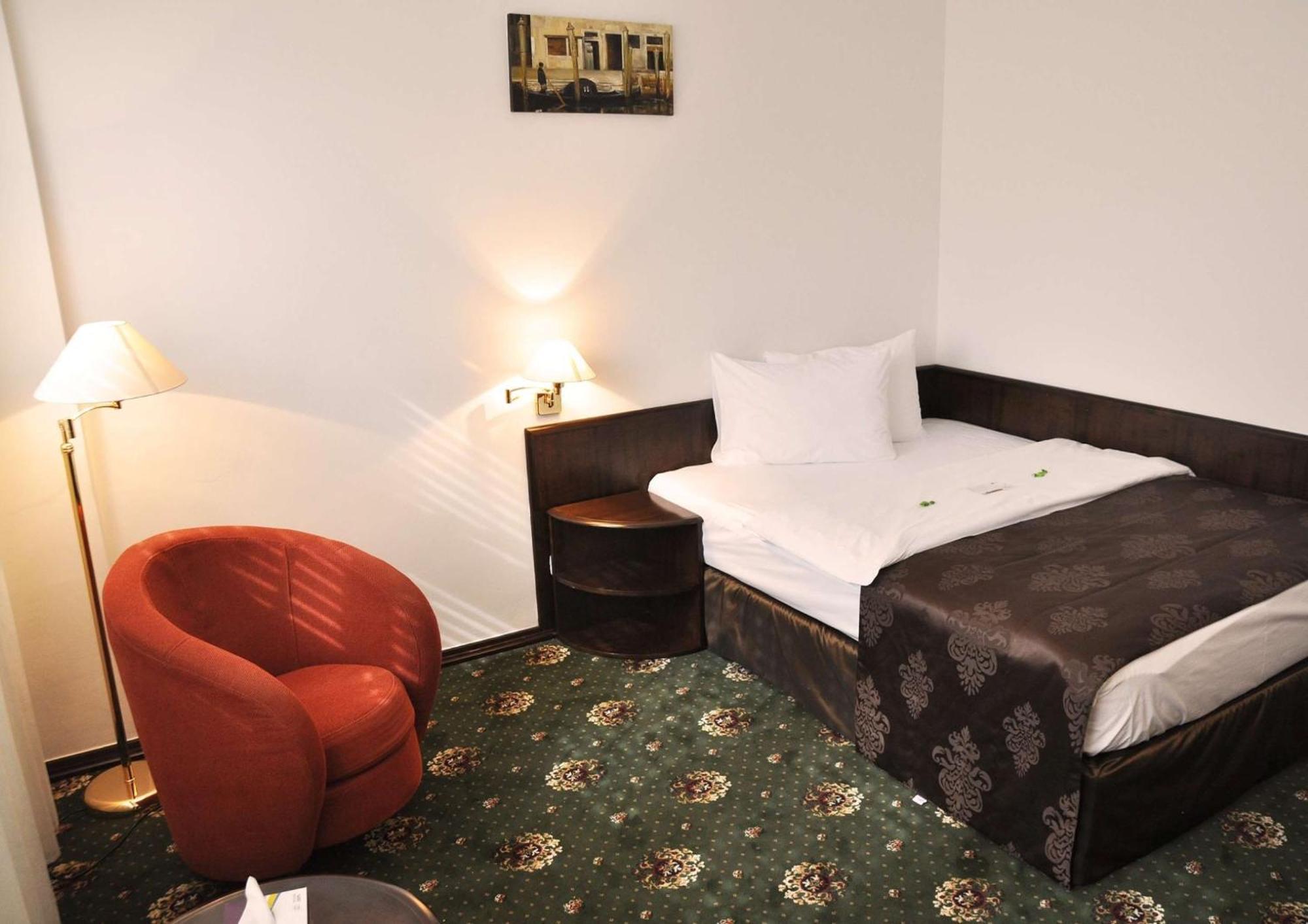 Best Western Central Hotel Arad Exteriör bild