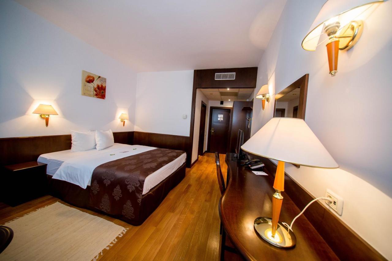 Best Western Central Hotel Arad Exteriör bild